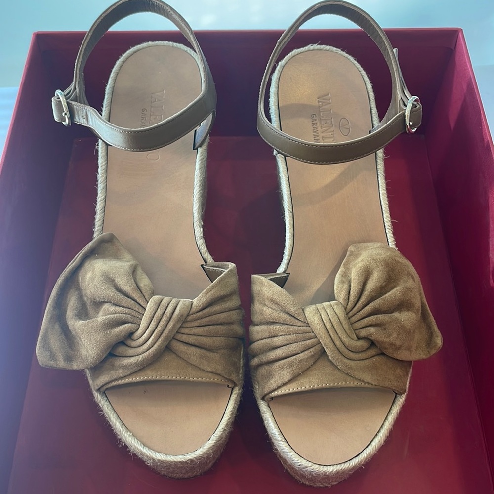 Valentino Garvani Wedge. Worn couple of times. In great conditions size 37 1/2.
